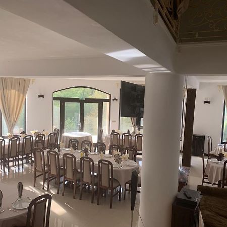 Pensiunea Medeea Hotel Pestis Ngoại thất bức ảnh