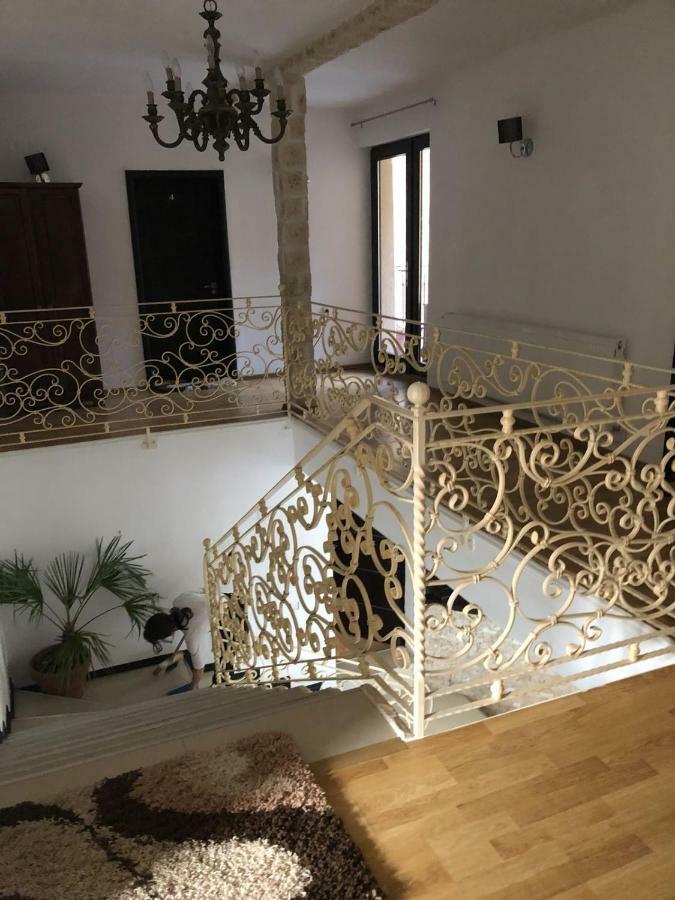 Pensiunea Medeea Hotel Pestis Ngoại thất bức ảnh